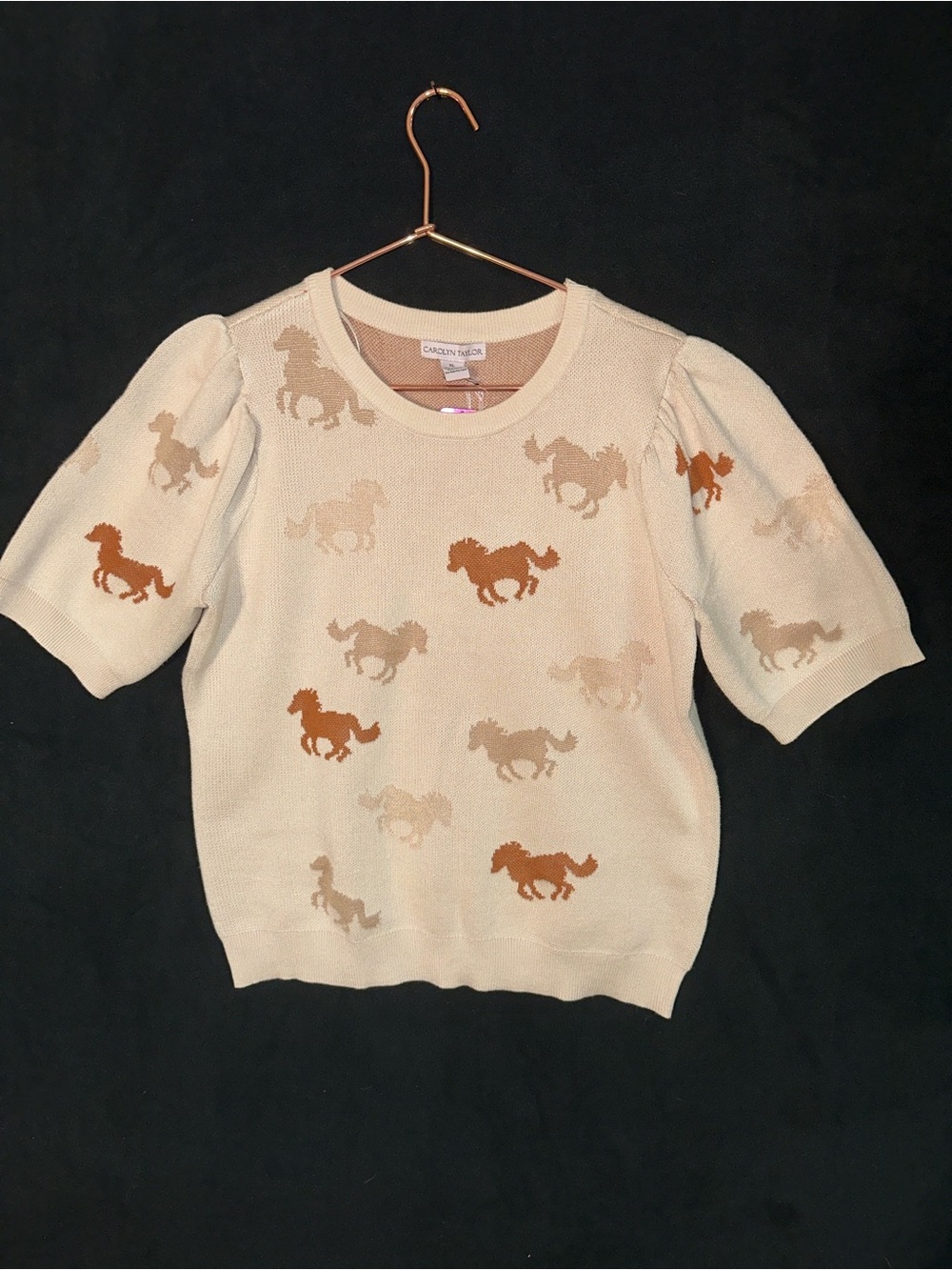 Carolyn Taylor Cream Knit Top with Tan Horse Motif